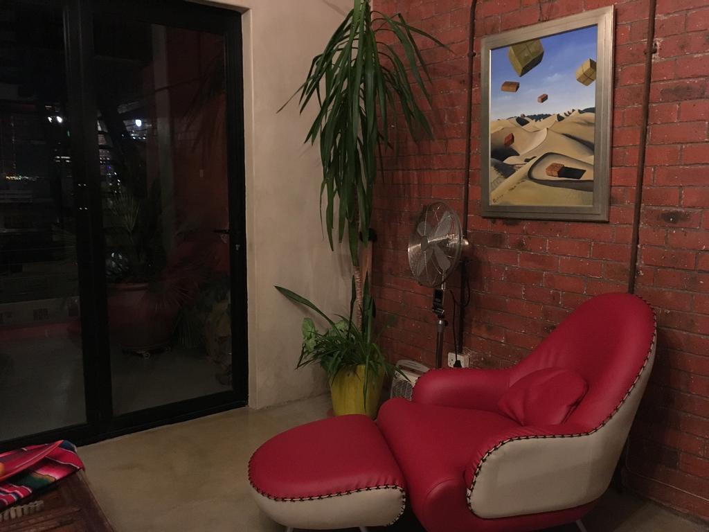Manhattan Place Cape Town Room photo